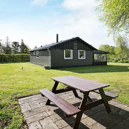 Feriehus Quaint Holiday In R Dby With Jetty *